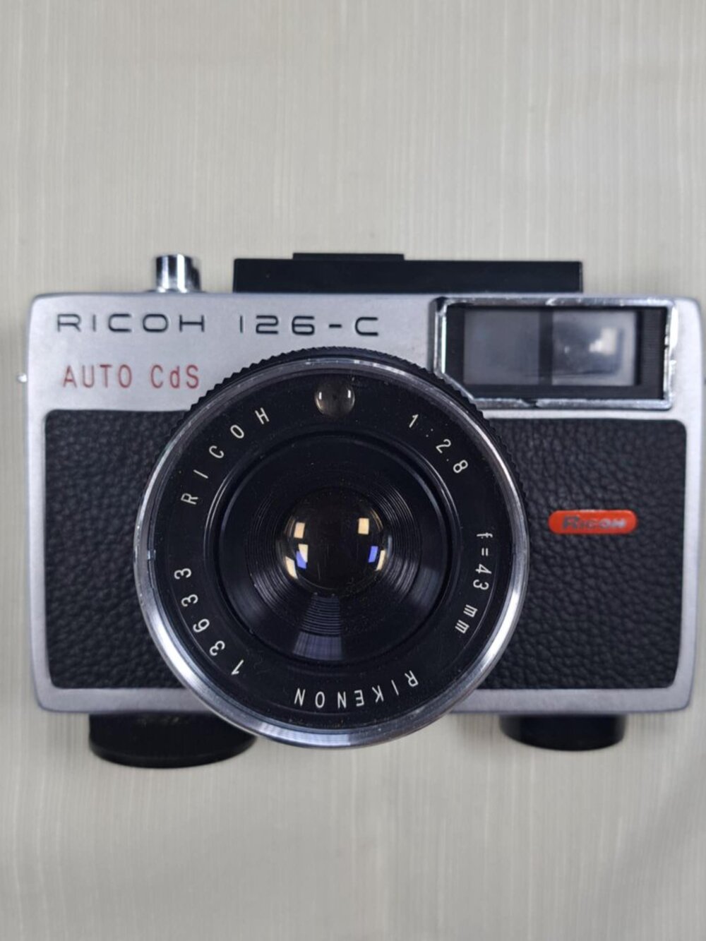 RICOH 126-C AUTO CdS 35MM CAMERA - UNTESTED - MAY NOT WORK. POSSIBLE PARTS ONLY.